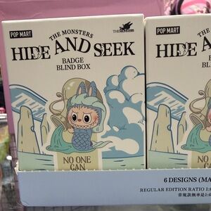 Hide and Seek Badge Blind Box (Singapore Exclusive )